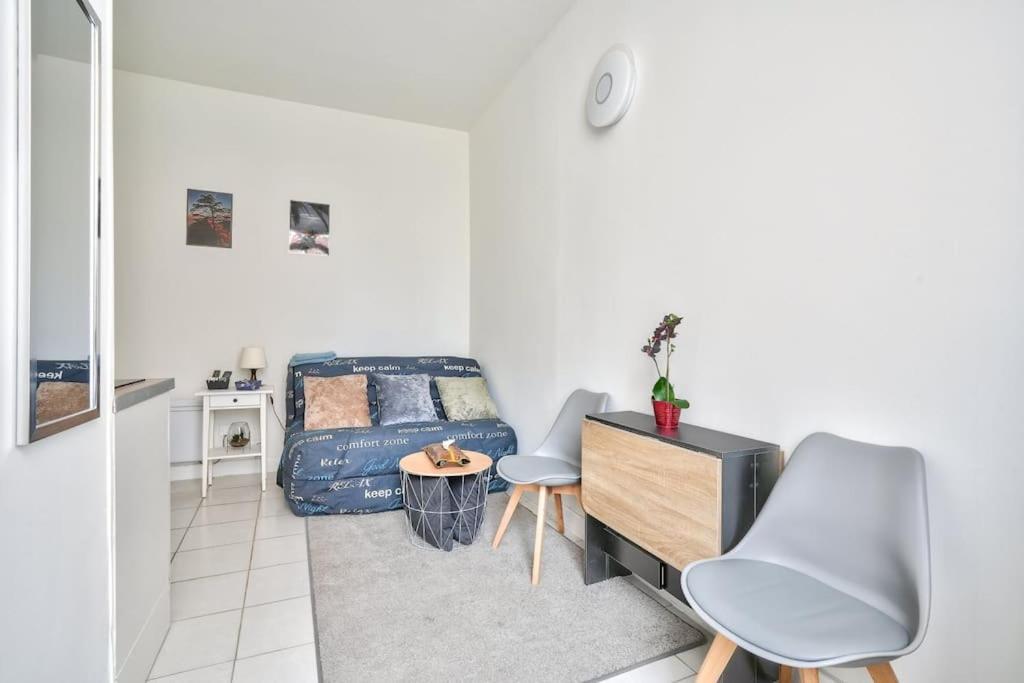 Magnificent Studio Near Paris Clichy Bagian luar foto