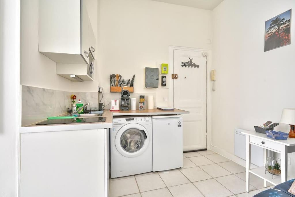 Magnificent Studio Near Paris Clichy Bagian luar foto