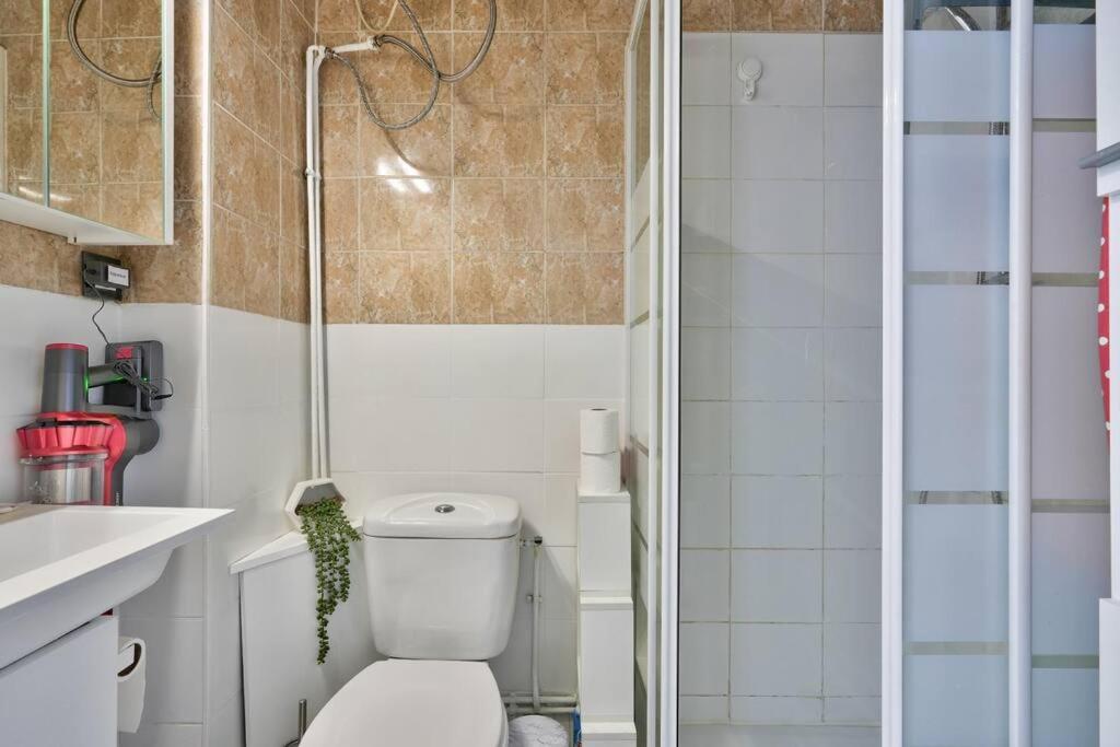 Magnificent Studio Near Paris Clichy Bagian luar foto