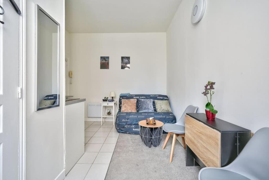 Magnificent Studio Near Paris Clichy Bagian luar foto