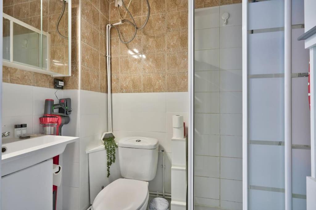 Magnificent Studio Near Paris Clichy Bagian luar foto
