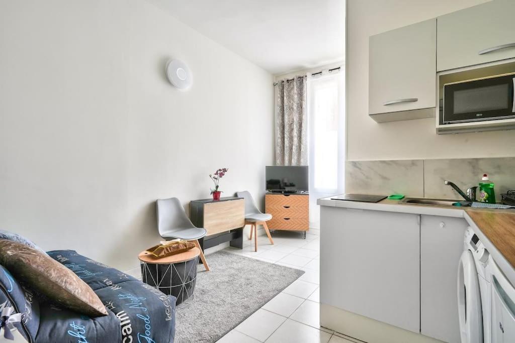 Magnificent Studio Near Paris Clichy Bagian luar foto