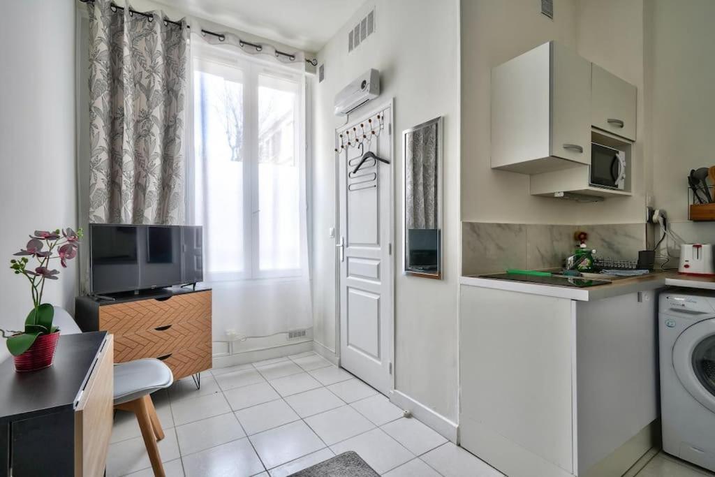 Magnificent Studio Near Paris Clichy Bagian luar foto