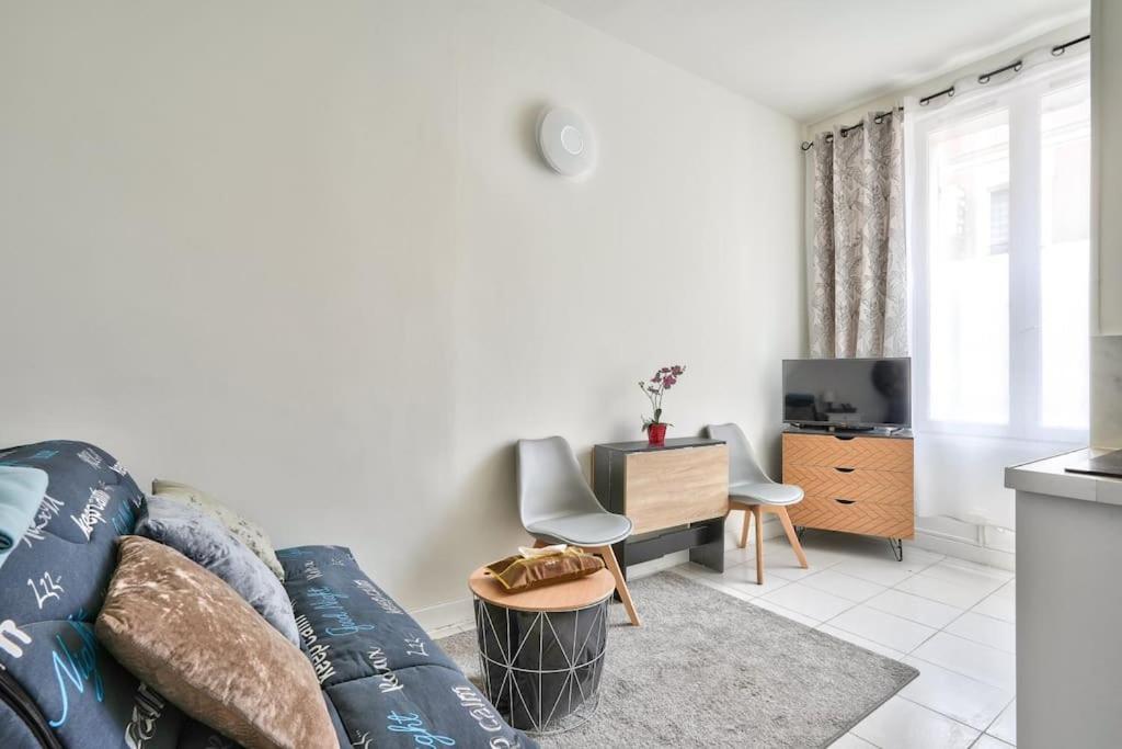 Magnificent Studio Near Paris Clichy Bagian luar foto