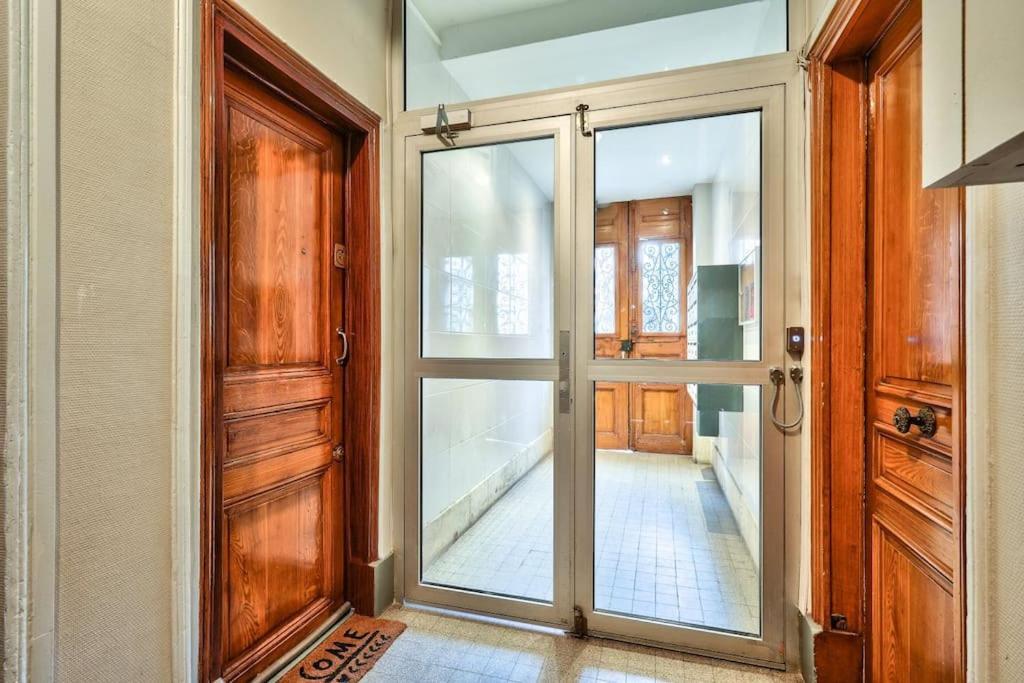 Magnificent Studio Near Paris Clichy Bagian luar foto